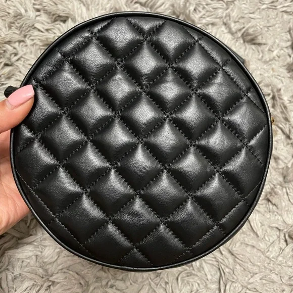 Versace black leather crossbody bag. - Picture 7 of 10